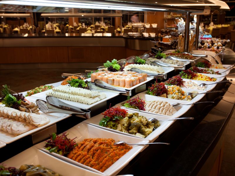 catering de barra de sushi para una boda